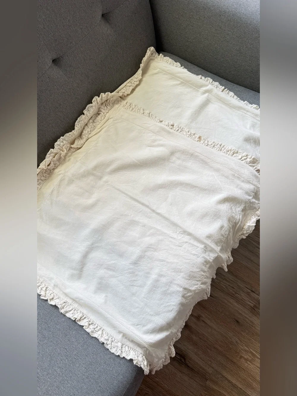 Ralph Lauren Home Euro Pillow Shams Pair Ivory Linen Cotton Crochet Ruffle 26x26
